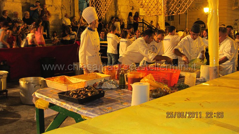 SL san Calogero 2jpg.jpg - 10. Stefano Licata - I colori e gli attrezzi della Sagra della pasta di San Calogero 2011